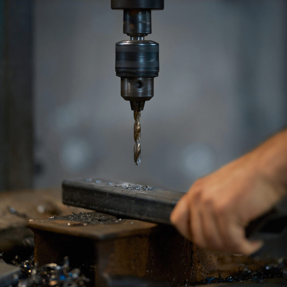 Penggunaan Machine Taps Bit
